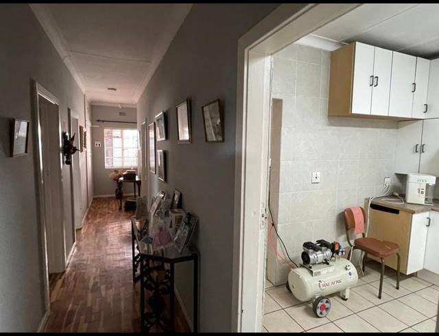 BUSINESS PROPERTY TO RENT IN LYTTELTON MANOR